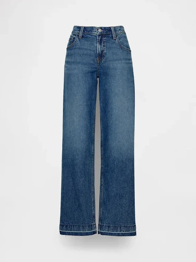 Low-Rise-Jeans im lockeren 90er-Jahre-Stil