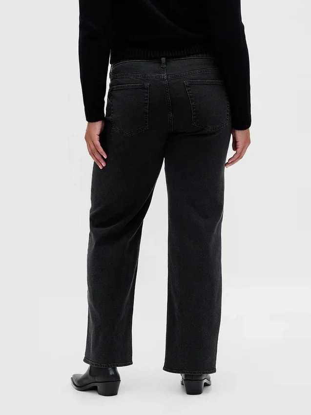 Low-Rise-Jeans im lockeren 90er-Jahre-Stil