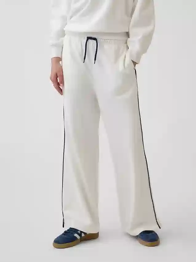 Lässige, bequeme Kinderhose mit weitem Bein