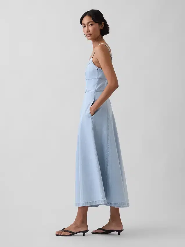 Maxikleid aus Denim mit Korsettnaht