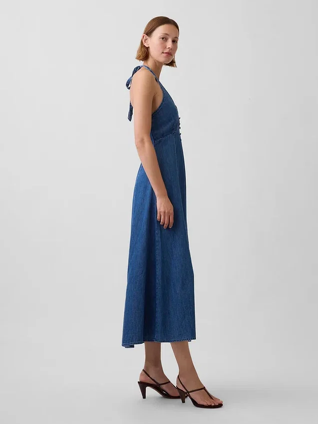 Maxikleid aus Denim mit Nähten und Neckholder-Ausschnitt