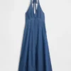 Maxikleid aus Denim mit Nähten und Neckholder-Ausschnitt