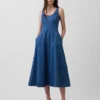 Maxikleid aus Denim mit U-Ausschnitt