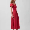 Maxikleid aus Leinenmischung mit tief sitzender Taille