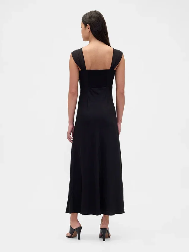 Maxikleid aus verschiedenen Materialien
