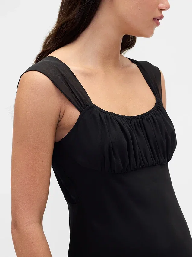 Maxikleid aus verschiedenen Materialien