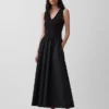 Maxikleid aus verschiedenen Materialien mit tief sitzender Taille