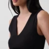 Maxikleid aus verschiedenen Materialien mit tief sitzender Taille