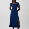 Maxikleid mit bestickten Puffärmeln