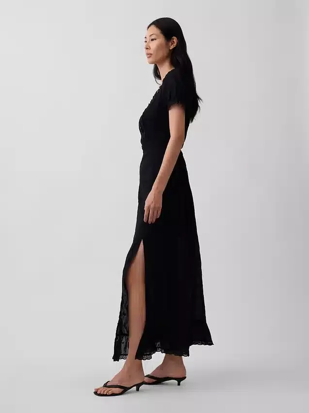 Maxikleid mit bestickten Puffärmeln