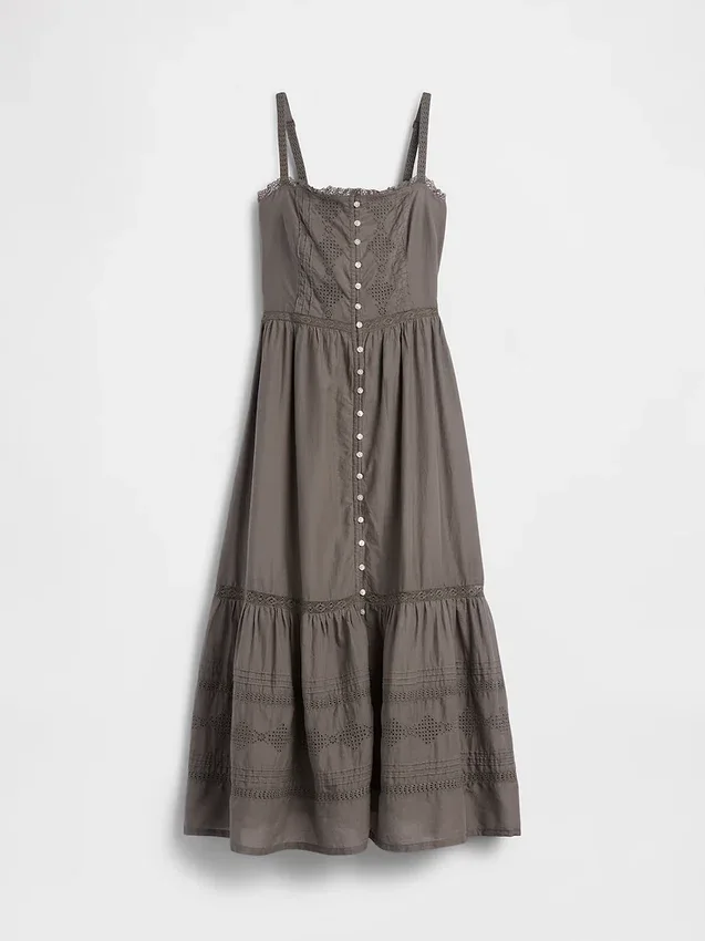 Maxikleid mit Lochstickerei und Stufenschnitt