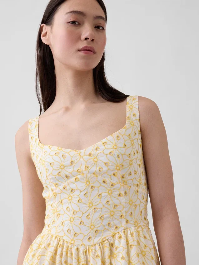Maxikleid mit Lochstickerei und tief sitzender Taille