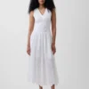 Maxikleid mit Lochstickerei und tiefem Taillenbund