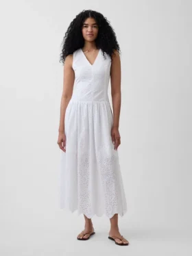Maxikleid mit Lochstickerei und tiefem Taillenbund