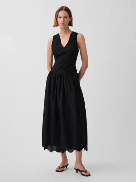 Maxikleid mit Lochstickerei und tiefem Taillenbund
