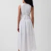 Maxikleid mit Lochstickerei und tiefem Taillenbund