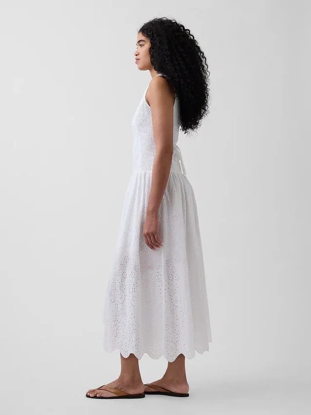 Maxikleid mit Lochstickerei und tiefem Taillenbund