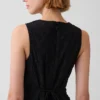 Maxikleid mit Lochstickerei und tiefem Taillenbund
