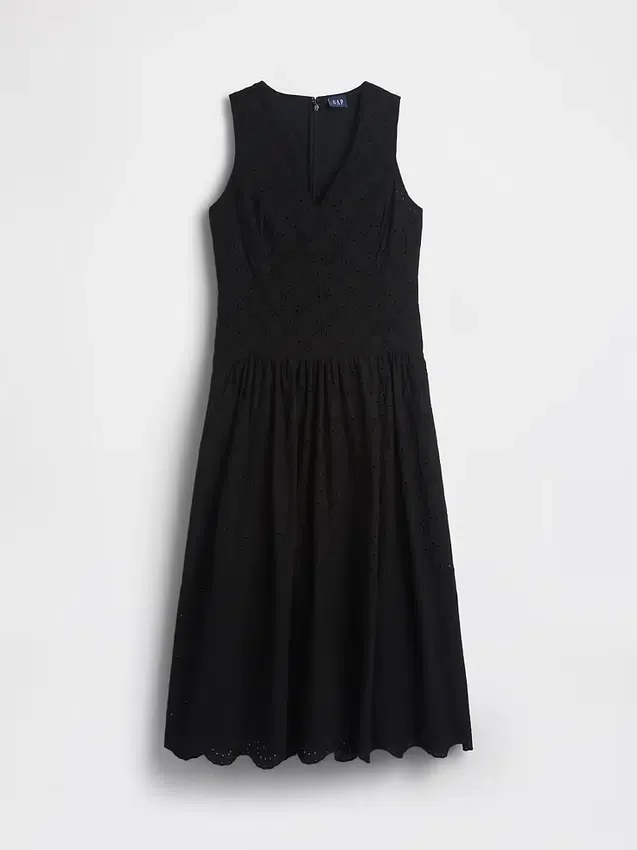 Maxikleid mit Lochstickerei und tiefem Taillenbund