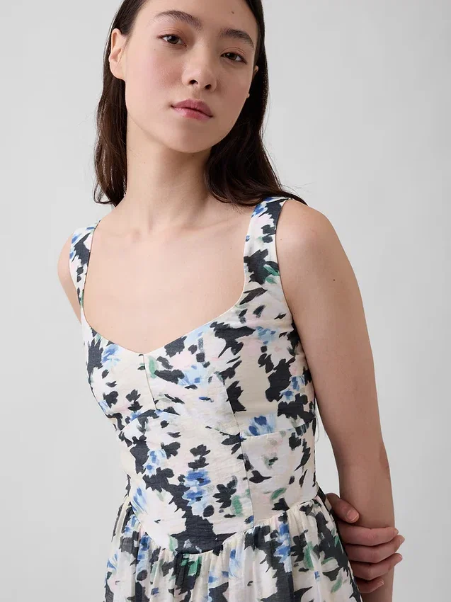 Maxikleid mit Naht und tief sitzender Taille