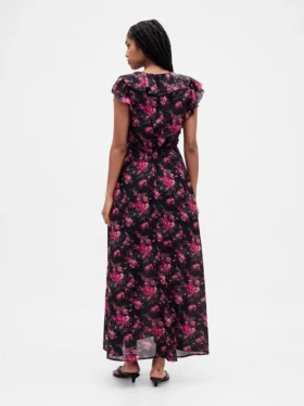 Maxikleid mit Rüschen und V-Ausschnitt