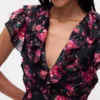 Maxikleid mit Rüschen und V-Ausschnitt