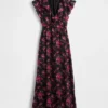 Maxikleid mit Rüschen und V-Ausschnitt