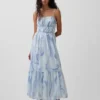 Maxikleid mit Stufenschnitt und Bindeband am Rücken
