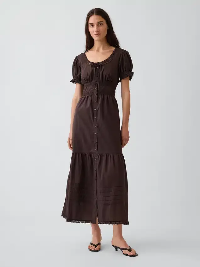 Maxikleid mit U-Ausschnitt, Spitzenbesatz und Stufenschnitt