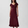 Maxikleid mit V-Ausschnitt und Rüschen am Saum
