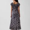 Maxikleid mit V-Ausschnitt und Rüschen am Saum