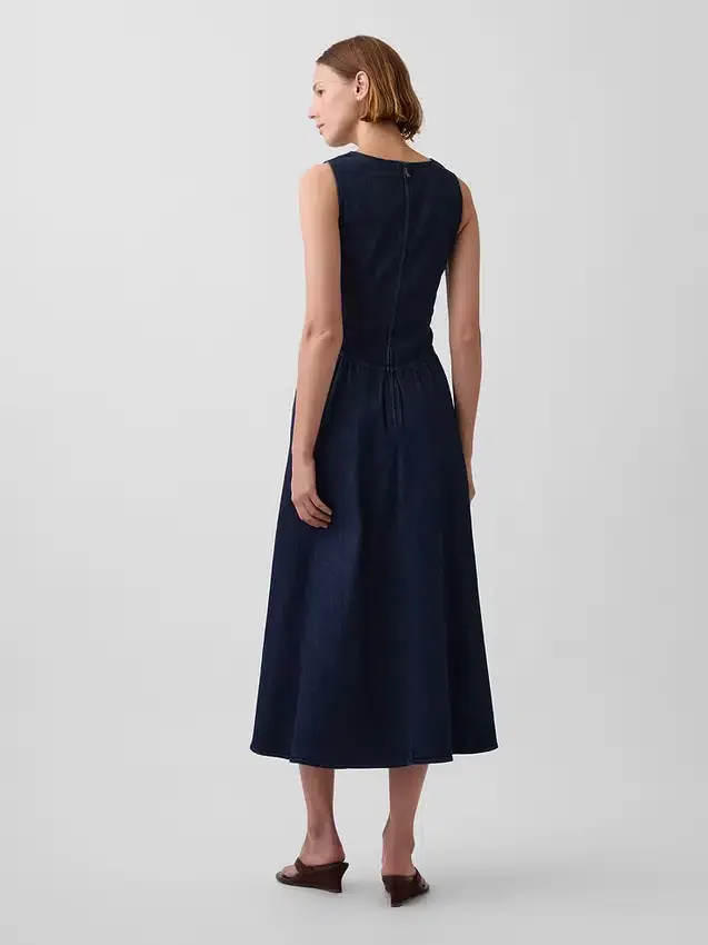 Midi-Kleid aus Denim mit tief sitzender Taille