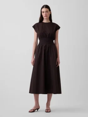 Midi-Kleid aus verschiedenen Materialien mit tief sitzender Taille
