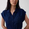 Midi-Kleid im Utility-Stil aus Denim mit Bindegürtel