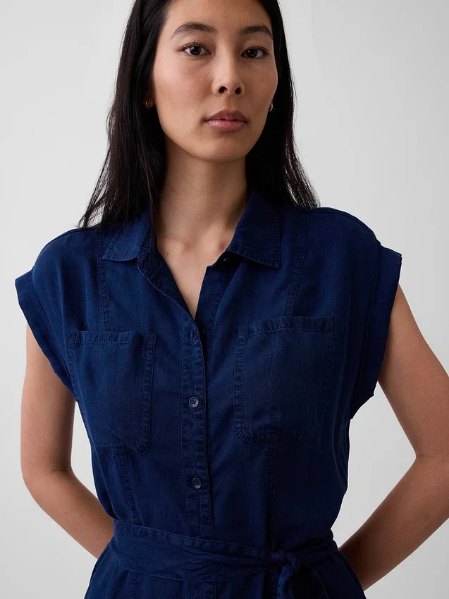 Midi-Kleid im Utility-Stil aus Denim mit Bindegürtel