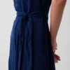 Midi-Kleid im Utility-Stil aus Denim mit Bindegürtel