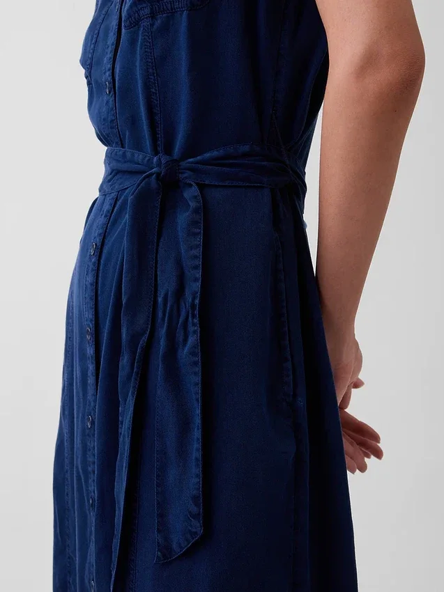 Midi-Kleid im Utility-Stil aus Denim mit Bindegürtel