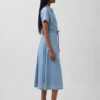 Midi-Shirtkleid aus Denim mit Bindegürtel