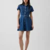 Mini-Hemdkleid aus Denim mit Gürtel