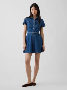 Mini-Hemdkleid aus Denim mit Gürtel