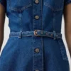Mini-Hemdkleid aus Denim mit Gürtel