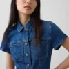 Mini-Hemdkleid aus Denim mit Gürtel