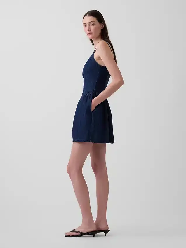 Mini-Kleid aus Denim mit tief sitzender Taille
