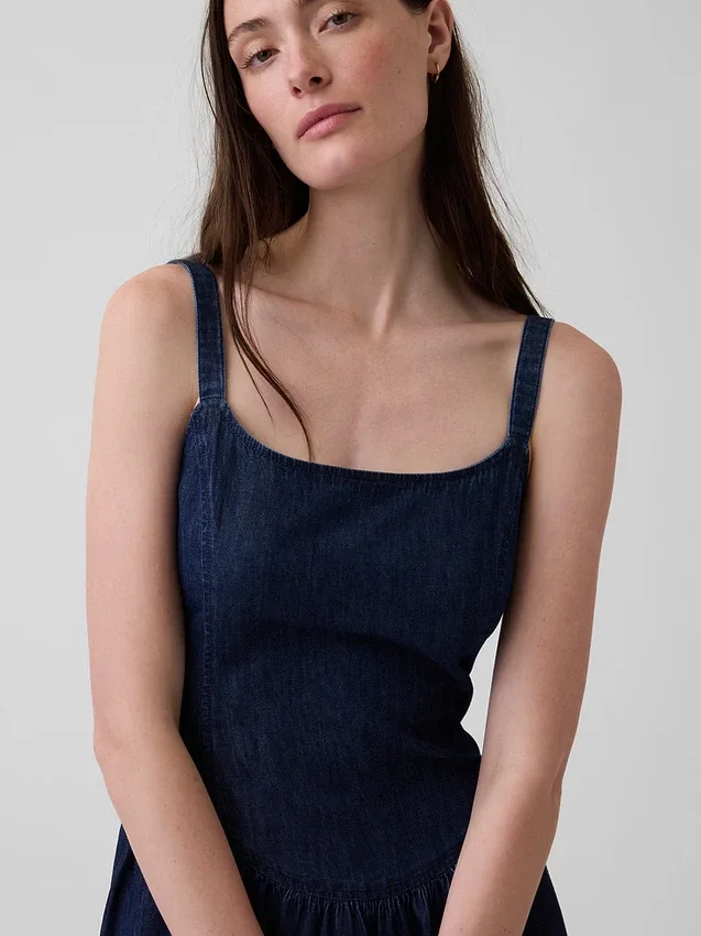 Mini-Kleid aus Denim mit tief sitzender Taille