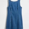 Mini-Kleid aus Denim mit U-Boot-Ausschnitt und offenem Rücken