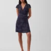 Mini-Kleid mit V-Ausschnitt und Print