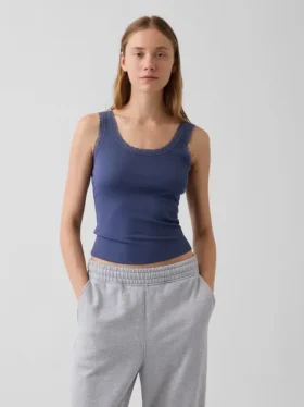 Mini-Pyjama-Oberteil mit Rippenbündchen und Spitzenbesatz