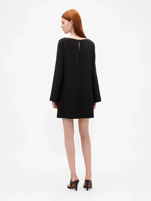 Mini-Shift-Kleid mit U-Boot-Ausschnitt