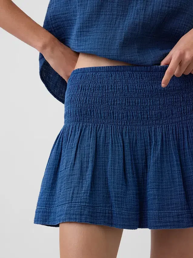 Mini-Skort aus Baumwollgaze-Denim mit gerafftem Bund