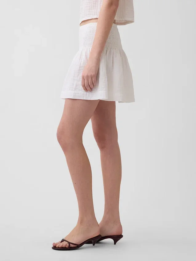 Mini-Skort aus Baumwollgaze mit gesmoktem Bund